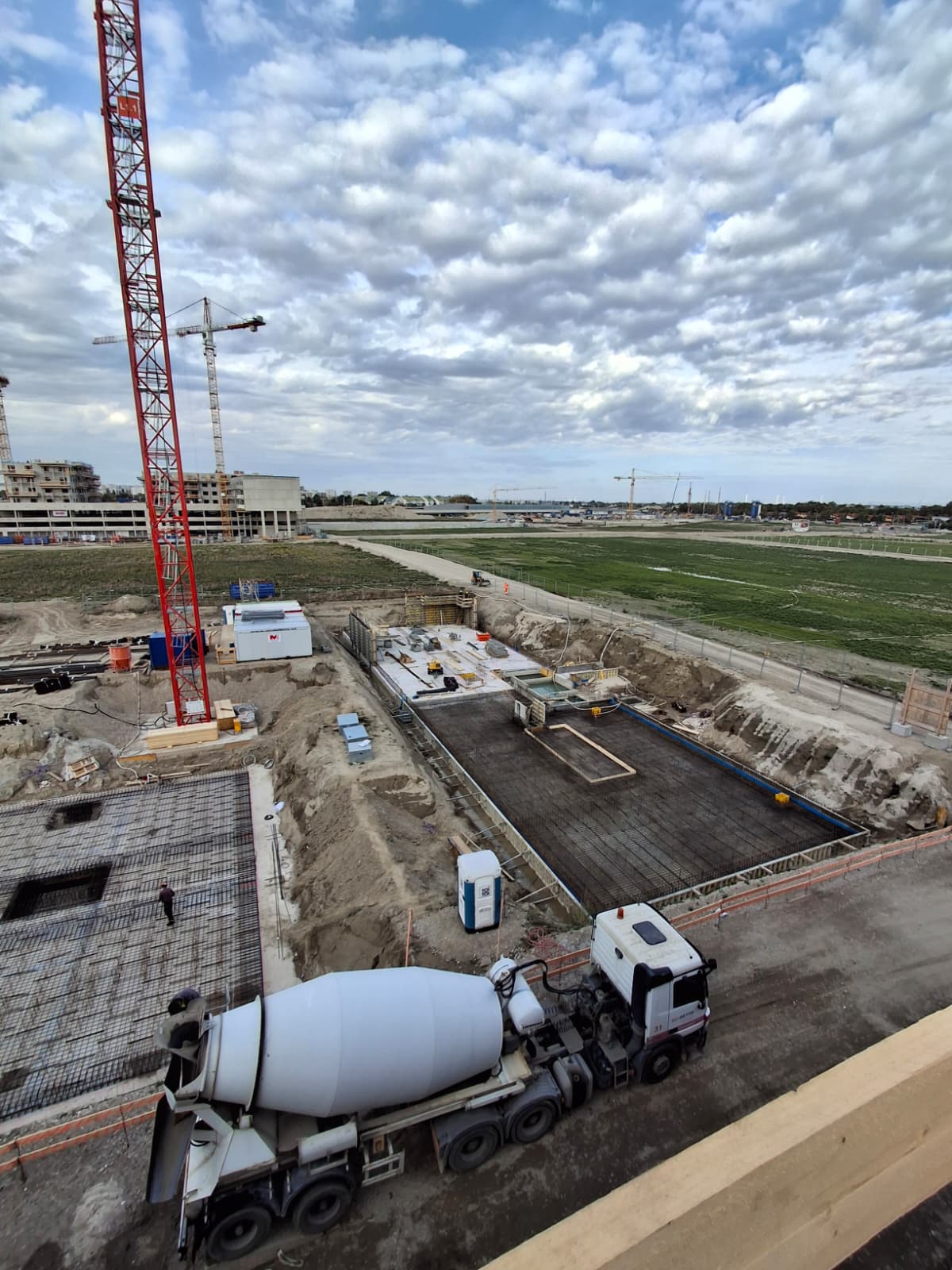 Fundamentarbeiten mit Betonmischer